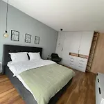 Minimalist Studio 5 Brasov