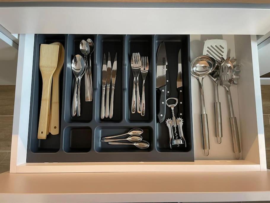 Apartment Minimalist 5 *